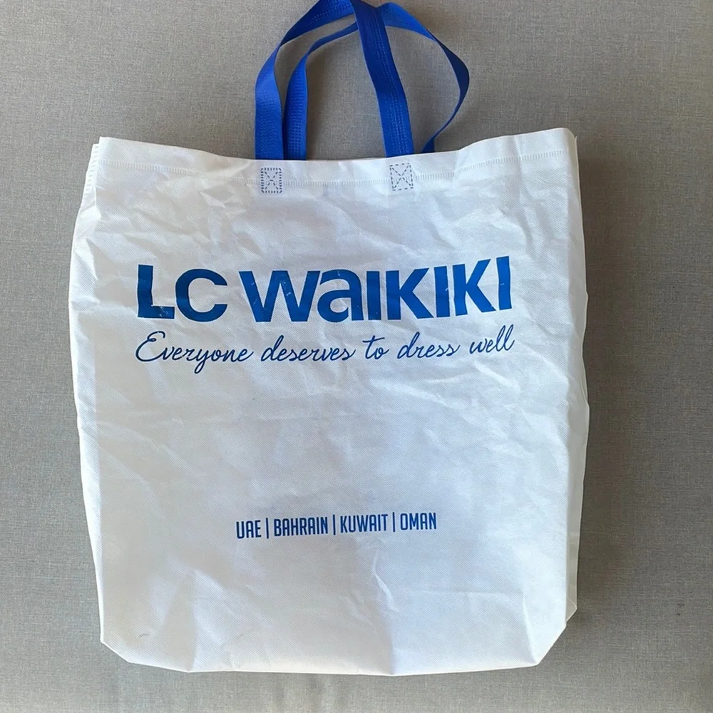 LC Waikiki Tote, Free With Another Purchase